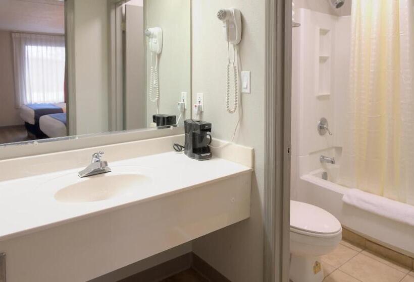 בית מלון כפרי Days Inn By Wyndham Harriman