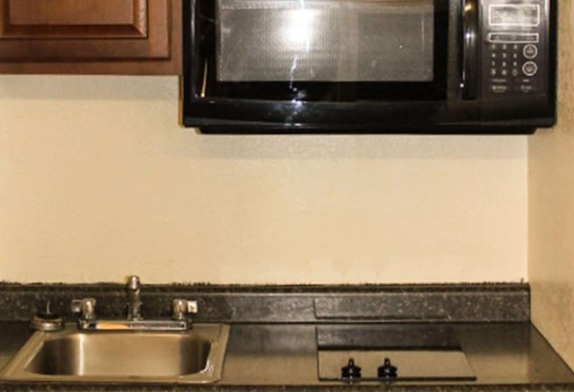 فندق Golden Wheat Budget Host Inn Junction City