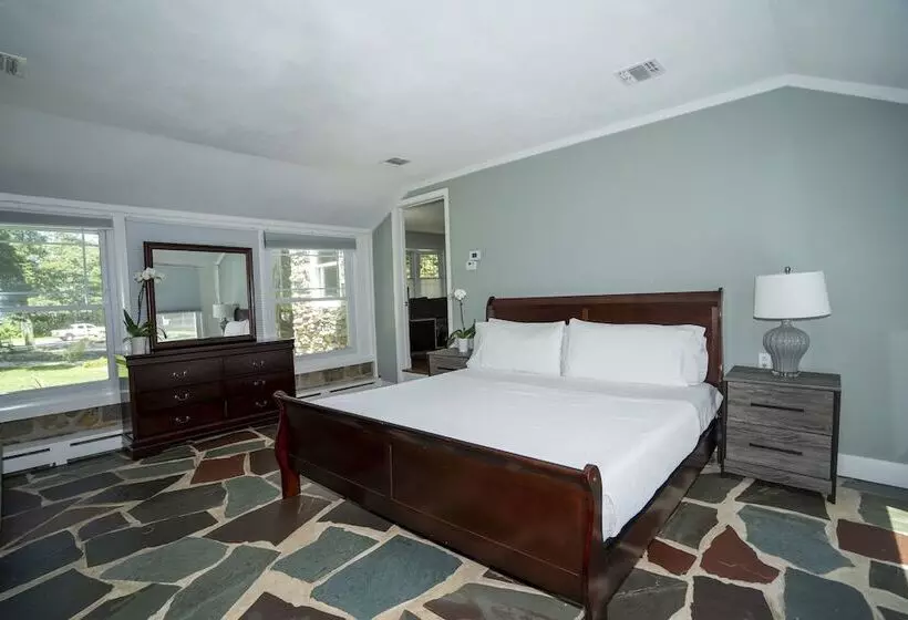 Отель Hampton S Vacation Inn