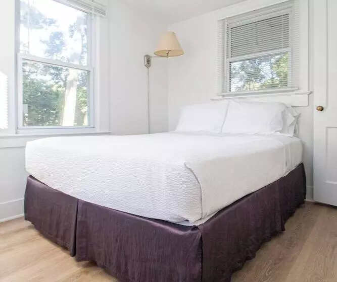 Отель Hampton S Vacation Inn