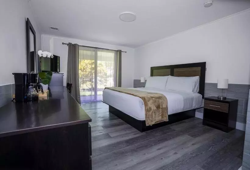 Отель Hampton S Vacation Inn