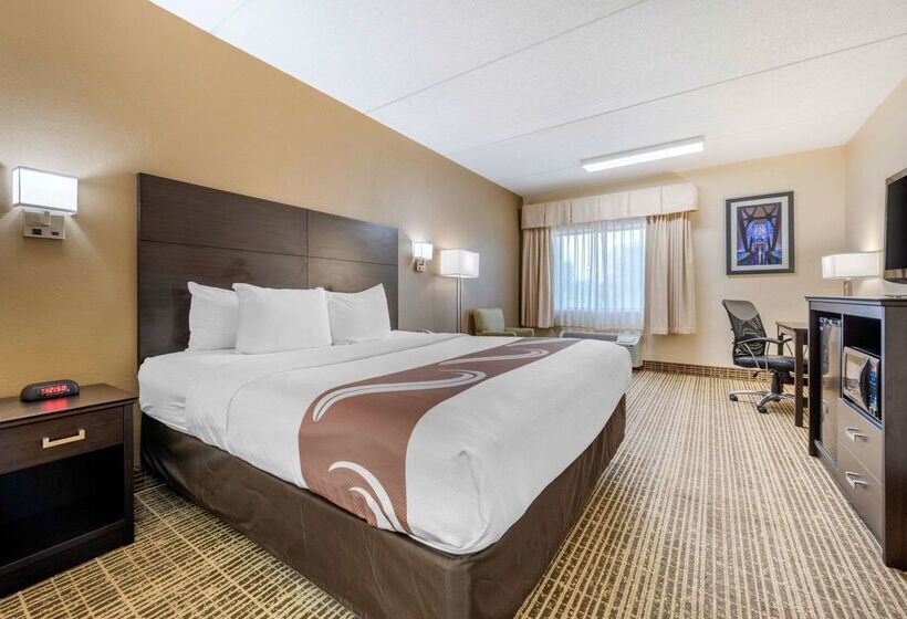 בית מלון כפרי Clarion Pointe Louisville East