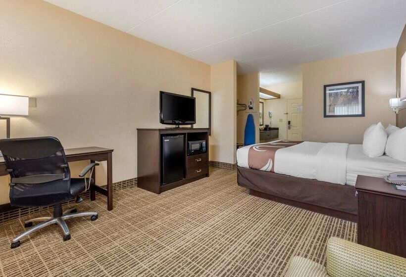 בית מלון כפרי Clarion Pointe Louisville East