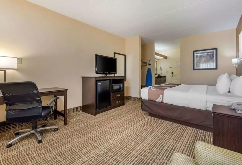 호텔 Clarion Pointe Louisville East