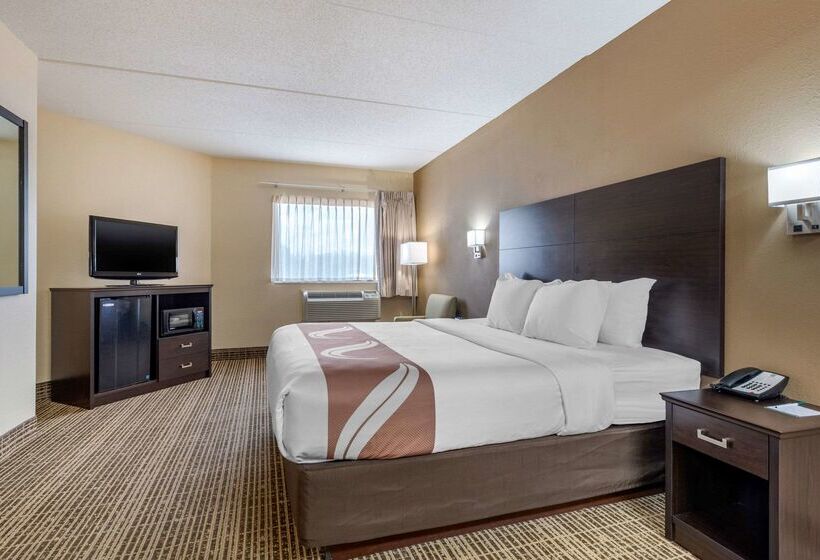 בית מלון כפרי Clarion Pointe Louisville East