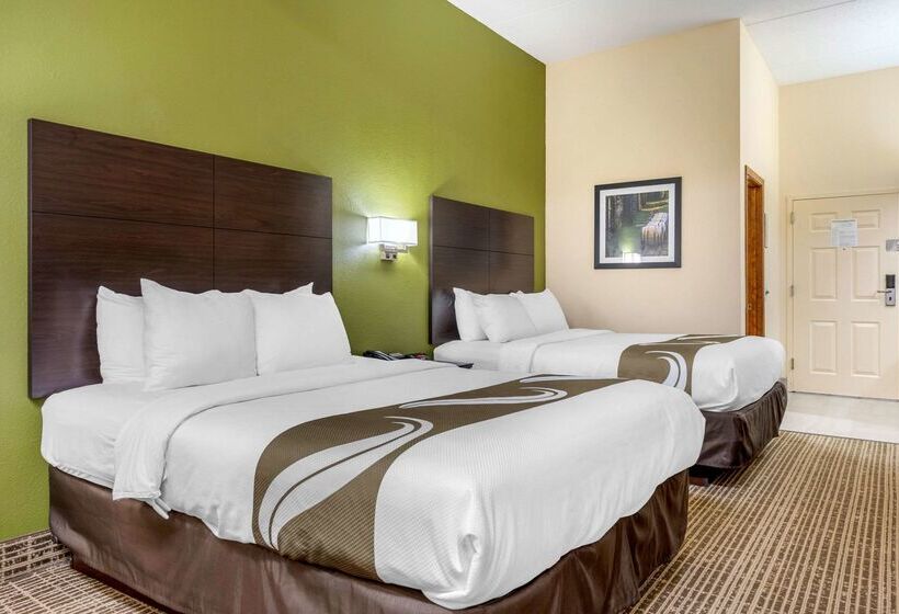 בית מלון כפרי Clarion Pointe Louisville East