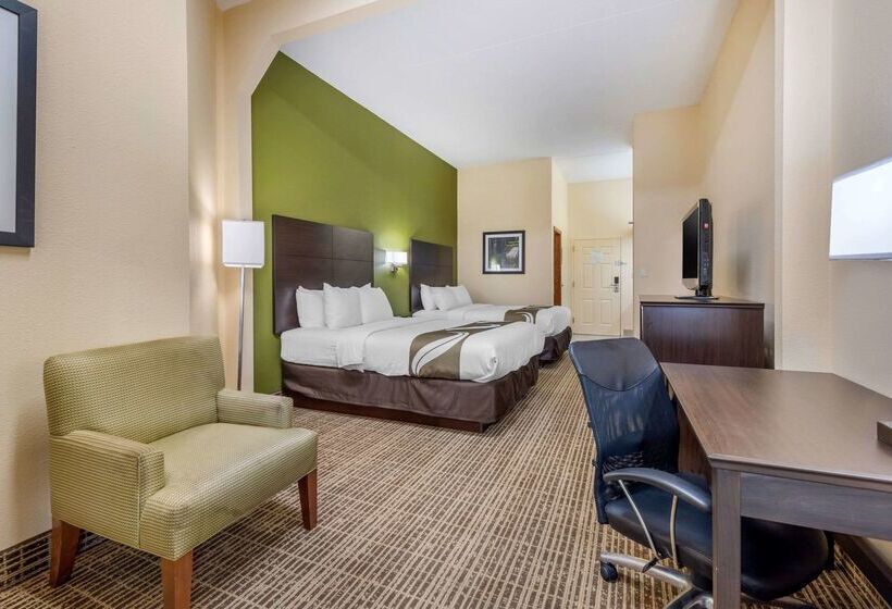 בית מלון כפרי Clarion Pointe Louisville East