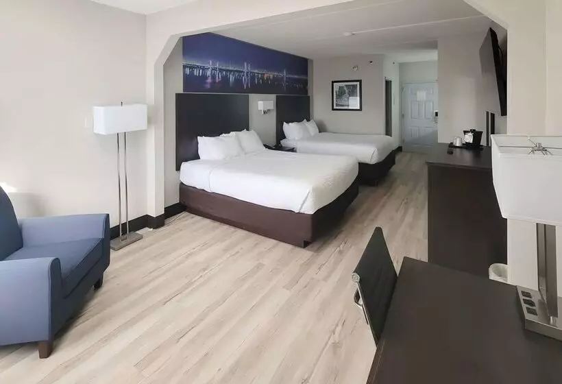 호텔 Clarion Pointe Louisville East