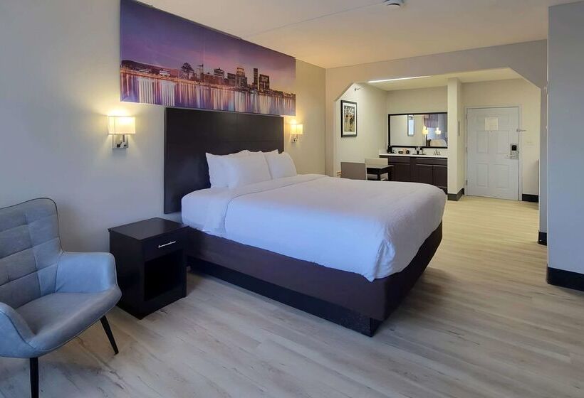 בית מלון כפרי Clarion Pointe Louisville East