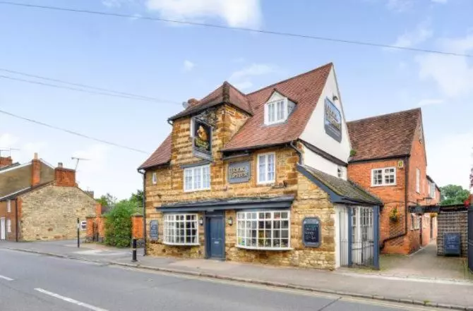 تختخواب و صبحانه The Monk & Tipster