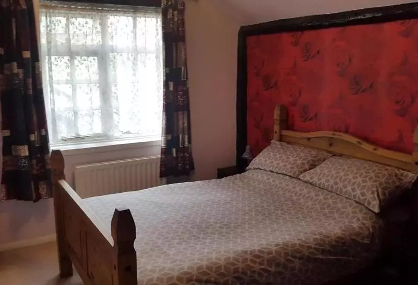 تختخواب و صبحانه The Monk & Tipster