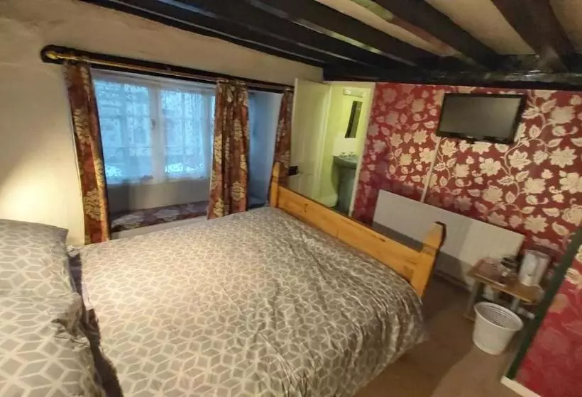 تختخواب و صبحانه The Monk & Tipster