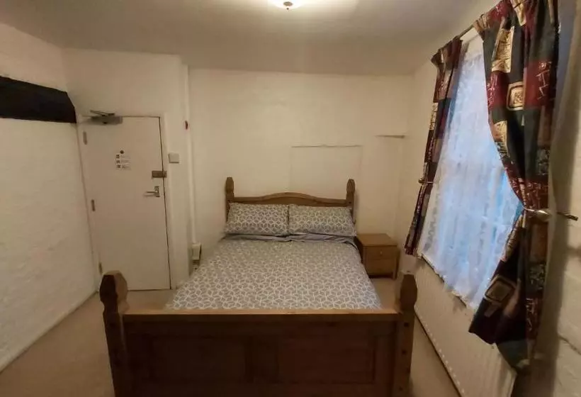 تختخواب و صبحانه The Monk & Tipster