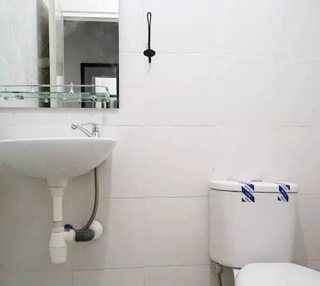 Hotelli Reddoorz At Sani Guest House Balikpapan