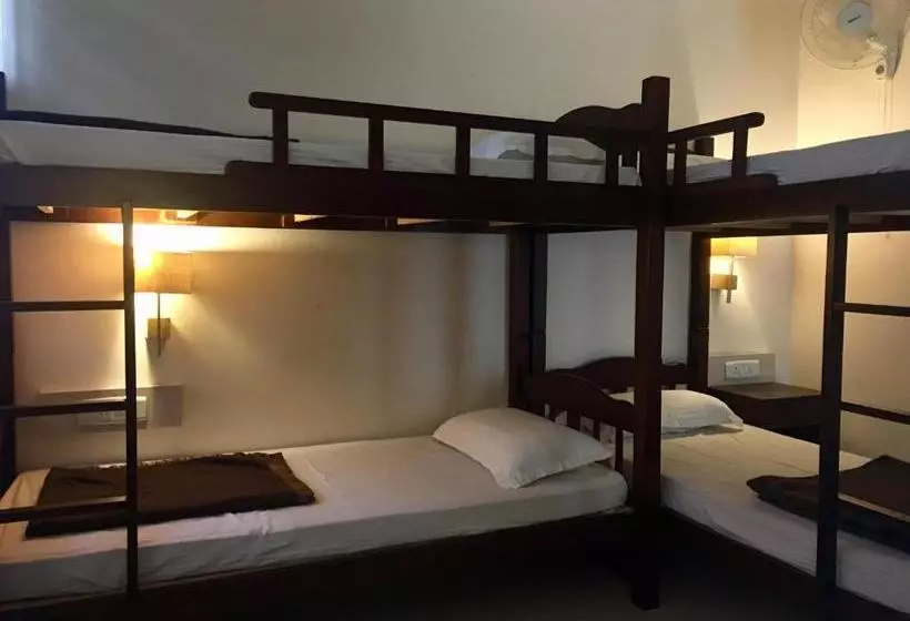 Auberge The Kahn Dormitory