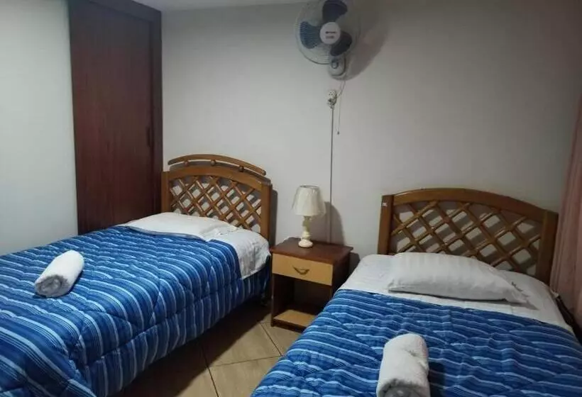 پانسیون Hostal Turístico El Cajamarquez