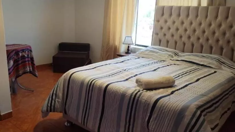 پانسیون Hostal Turístico El Cajamarquez