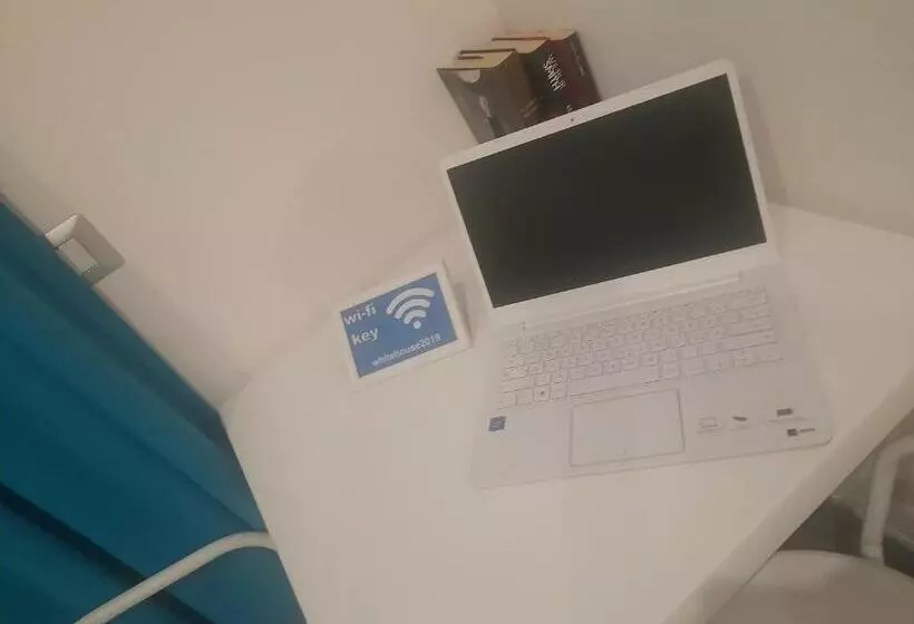 پانسیون White House & B