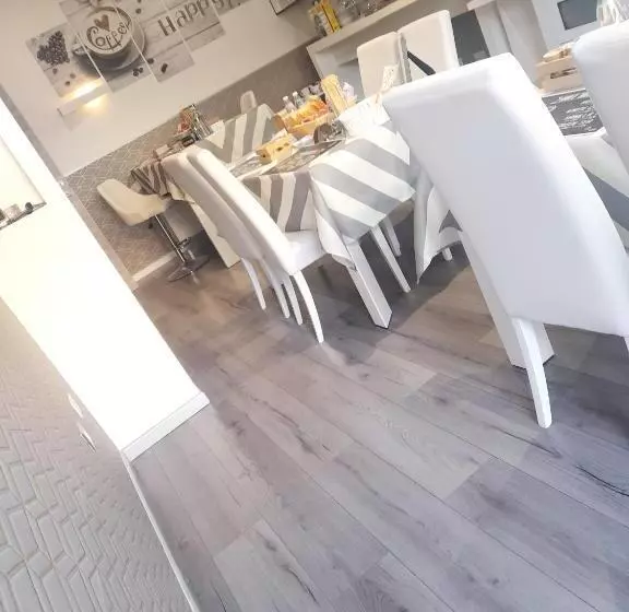 پانسیون White House & B