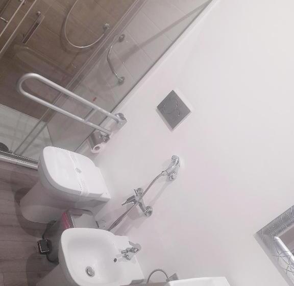 펜션 White House & B