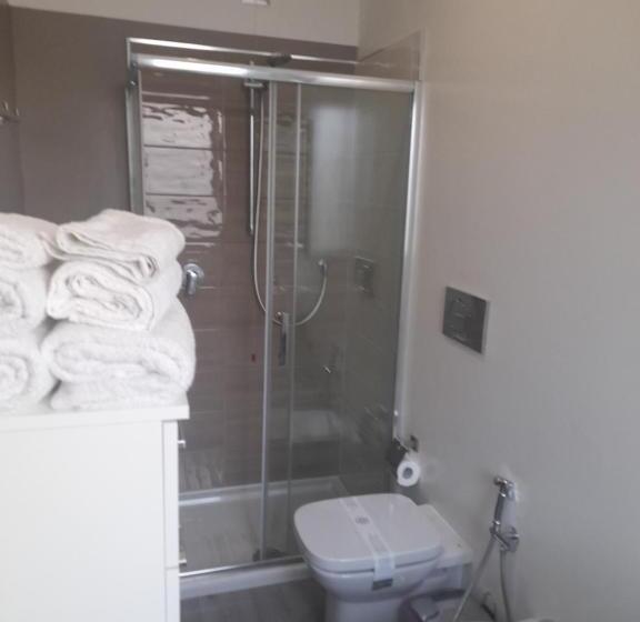 펜션 White House & B