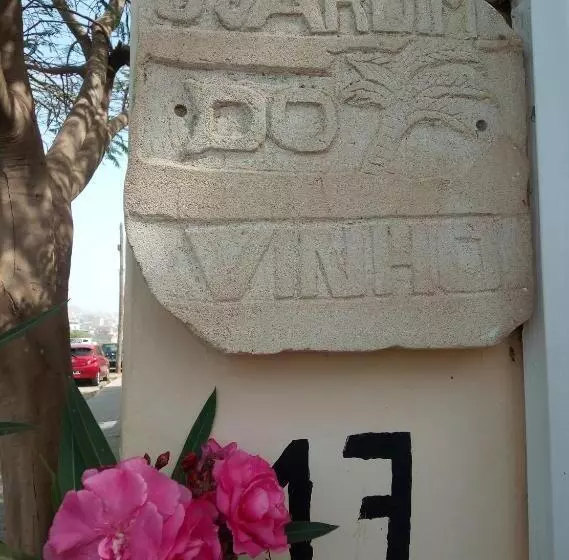 تختخواب و صبحانه O Jardim Do Vinho