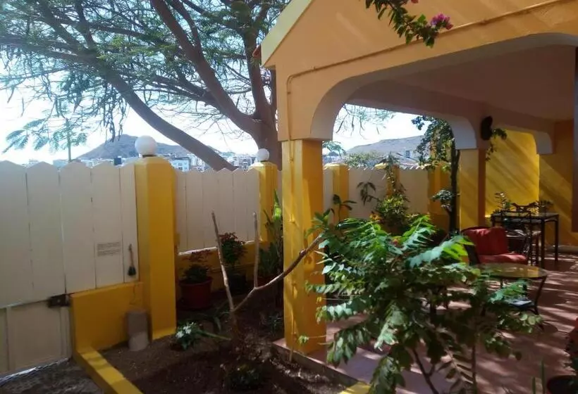 تختخواب و صبحانه O Jardim Do Vinho