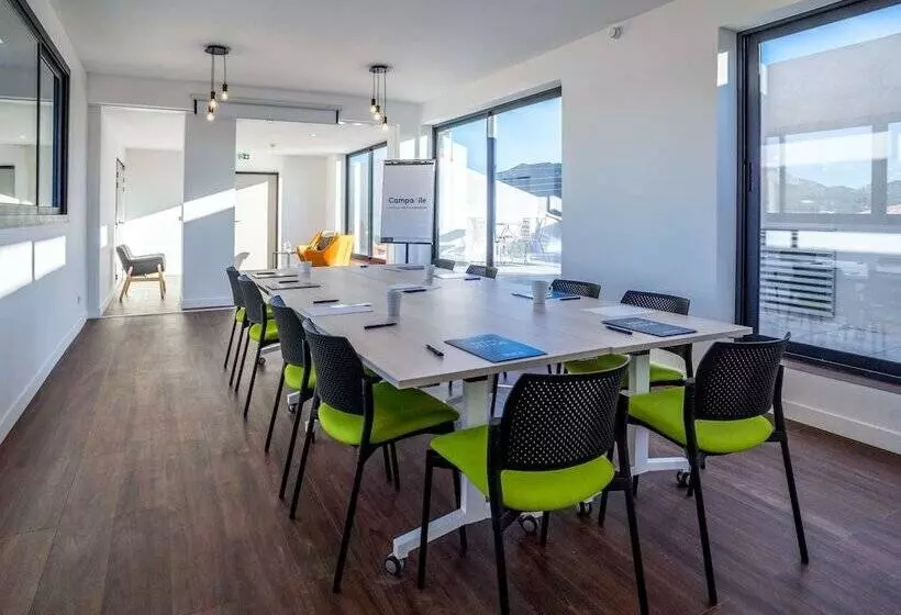 Hotelli Campanile Marseille Est  Aubagne