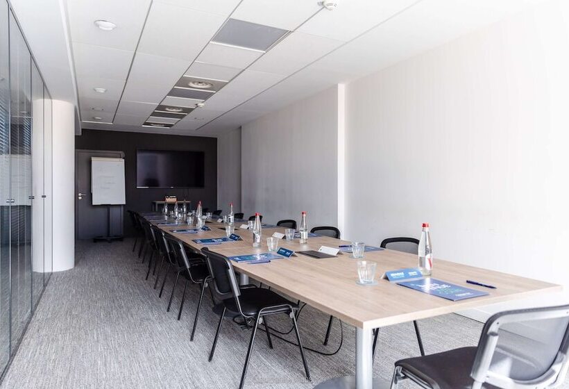 هتل Campanile Marseille Est  Aubagne