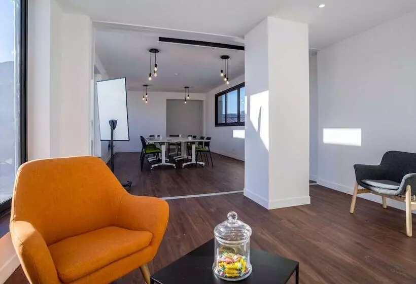 Hotelli Campanile Marseille Est  Aubagne