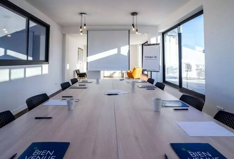 Hotelli Campanile Marseille Est  Aubagne