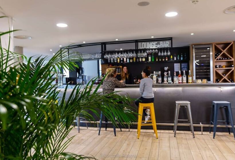 هتل Campanile Marseille Est  Aubagne