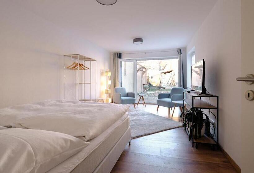 Travel Art Boardinghouse