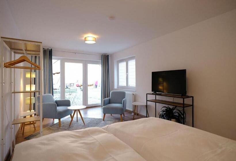 Travel Art Boardinghouse