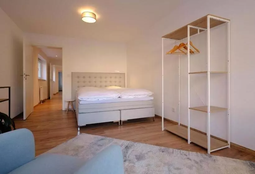 Travel Art Boardinghouse