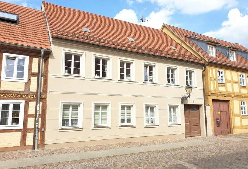 Travel Art Boardinghouse