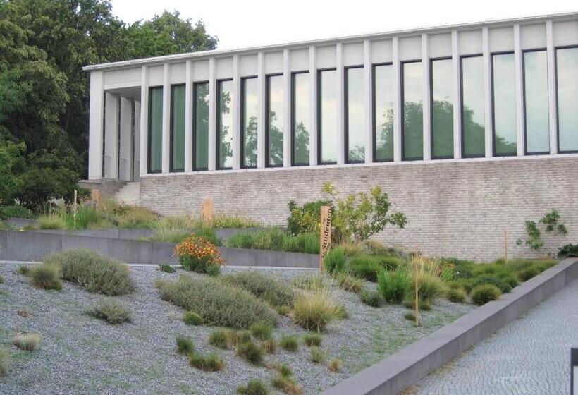 Travel Art Boardinghouse