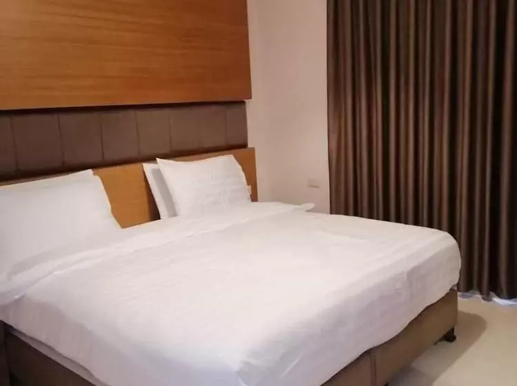 Big Ben Hotel Suites