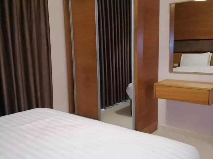 Big Ben Hotel Suites