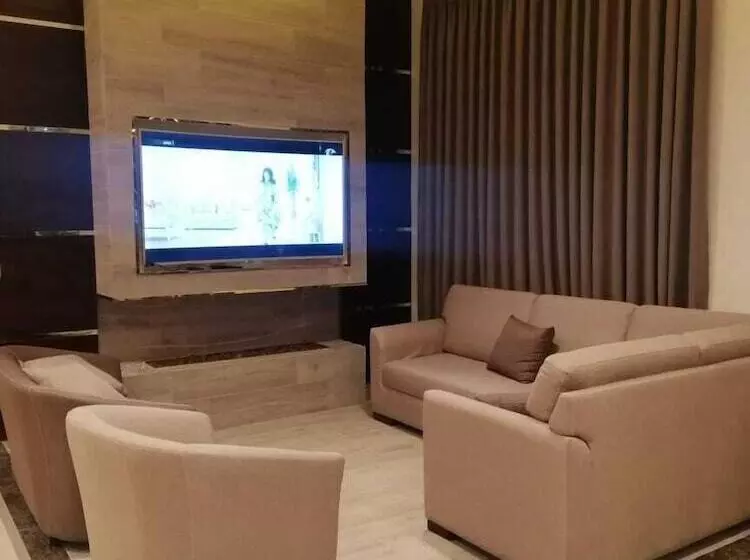 Big Ben Hotel Suites