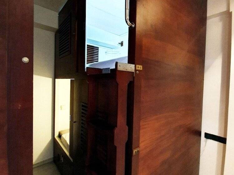 فندق Bed Station 210