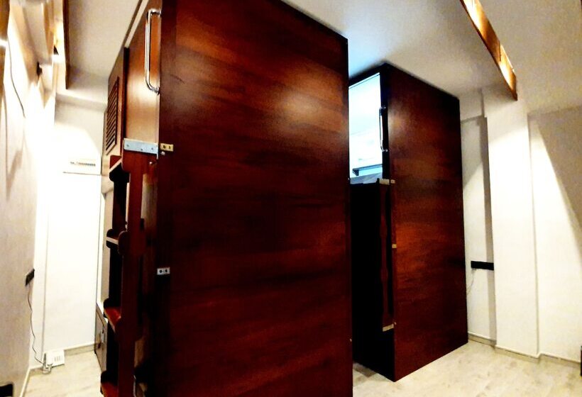 فندق Bed Station 210