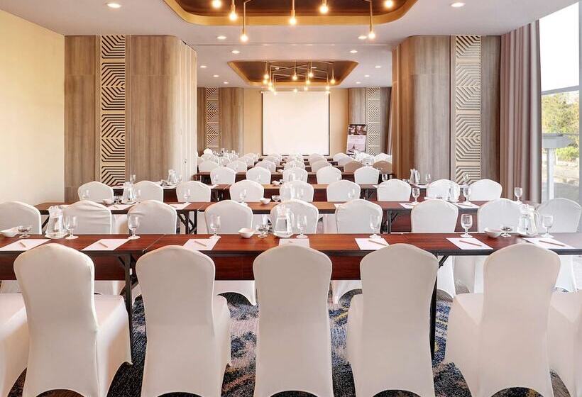 בית מלון כפרי Mercure Makassar Nexa Pettarani