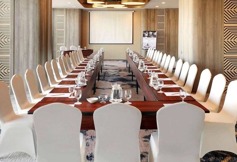 בית מלון כפרי Mercure Makassar Nexa Pettarani