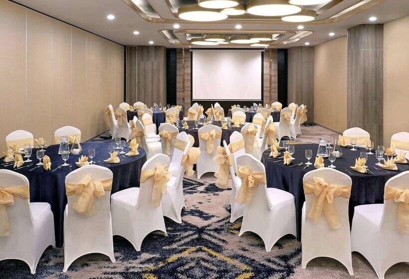 בית מלון כפרי Mercure Makassar Nexa Pettarani