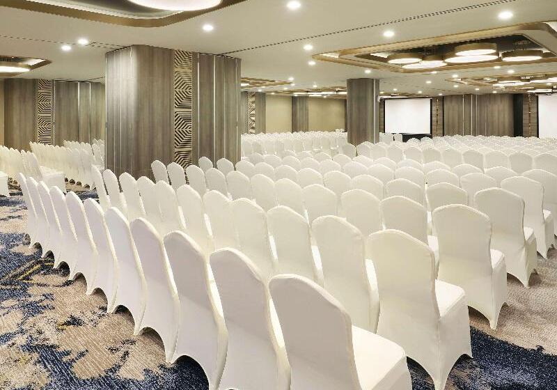 בית מלון כפרי Mercure Makassar Nexa Pettarani