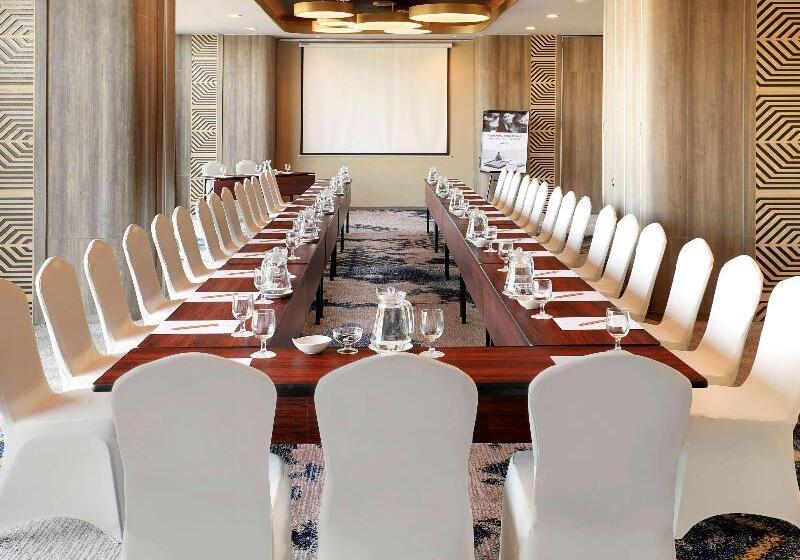 בית מלון כפרי Mercure Makassar Nexa Pettarani