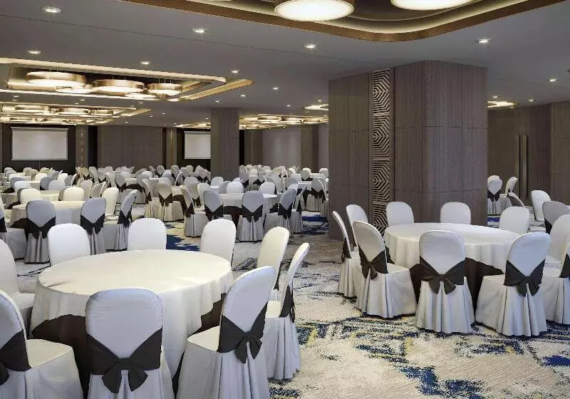 هتل Mercure Makassar Nexa Pettarani
