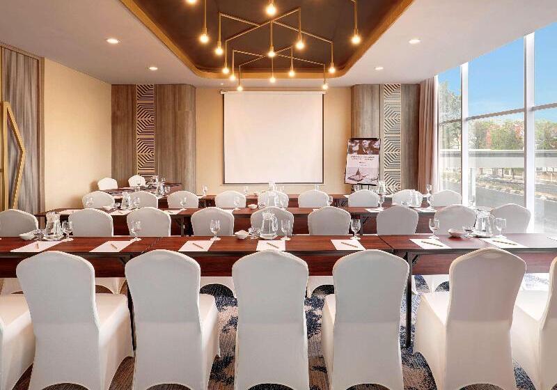 בית מלון כפרי Mercure Makassar Nexa Pettarani