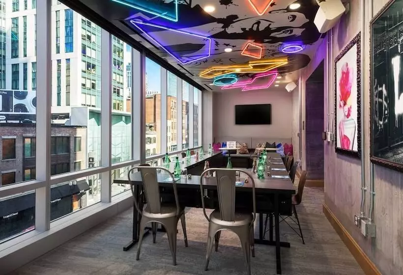 هتل Moxy Boston Downtown